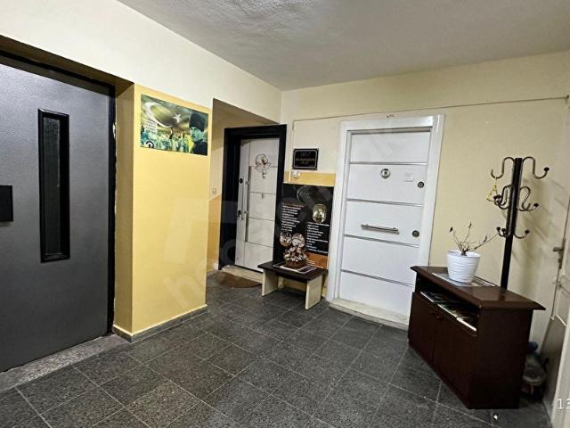 Karşiyaka, İzmir içerisinde satılık Ofis