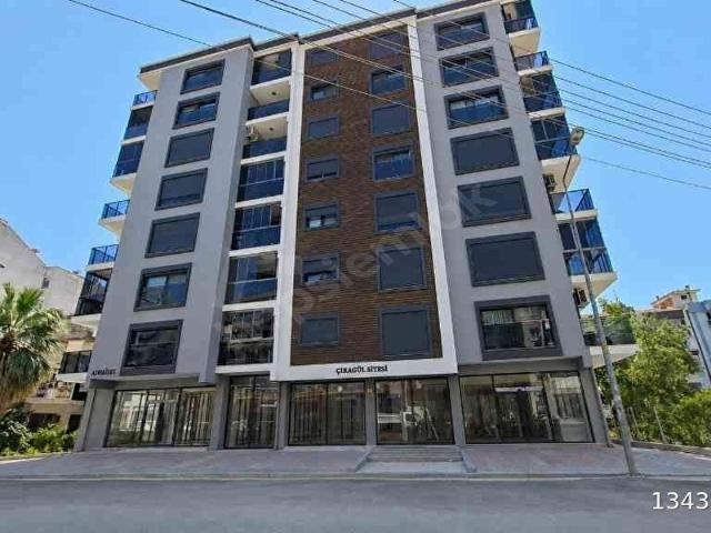 Karşiyaka, İzmir içerisinde satılık Ofis