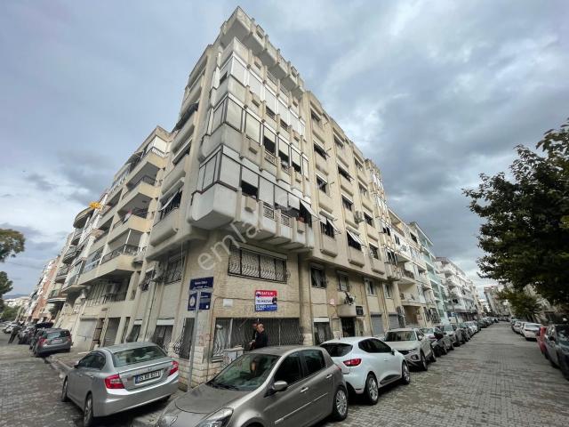 Karşiyaka, İzmir içerisinde satılık mülk