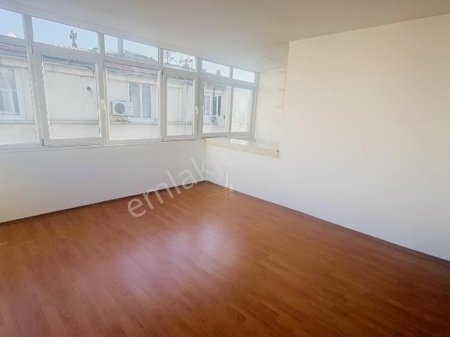 Karşiyaka, İzmir içerisinde kiralık mülk