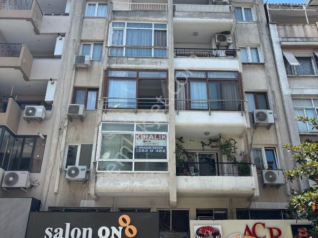 Karşiyaka, İzmir içerisinde kiralık mülk
