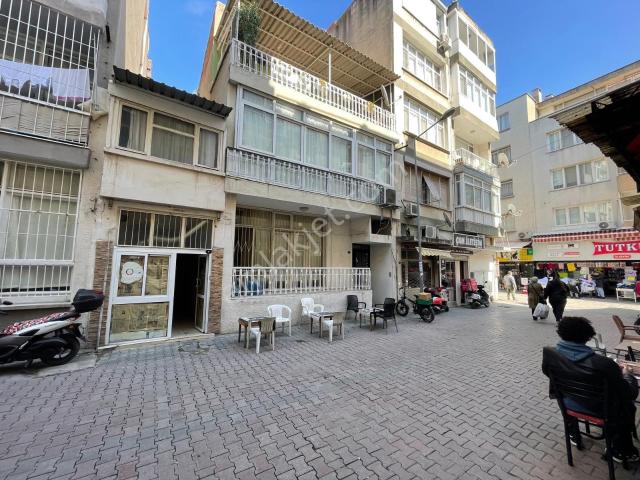 Karşiyaka, İzmir içerisinde satılık Bina