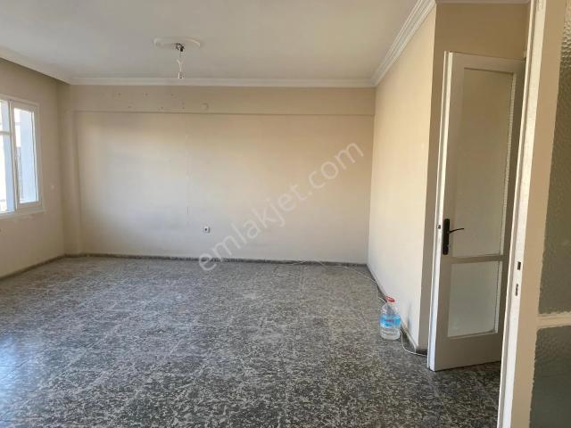 Karşiyaka, İzmir içerisinde kiralık mülk
