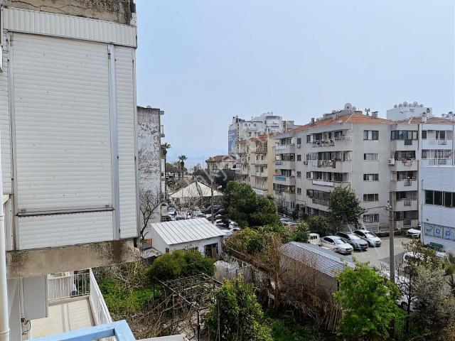 Karşiyaka, İzmir içerisinde satılık mülk