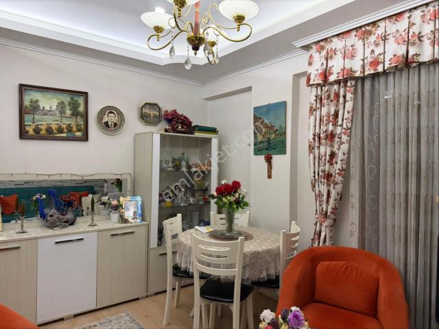 Karşiyaka, İzmir içerisinde satılık mülk
