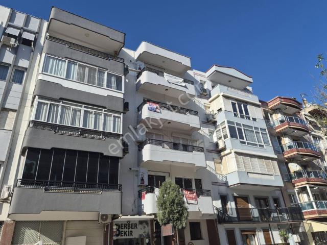 Karşiyaka, İzmir içerisinde satılık mülk