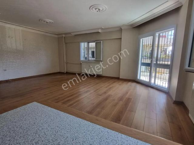 Karşiyaka, İzmir içerisinde kiralık mülk