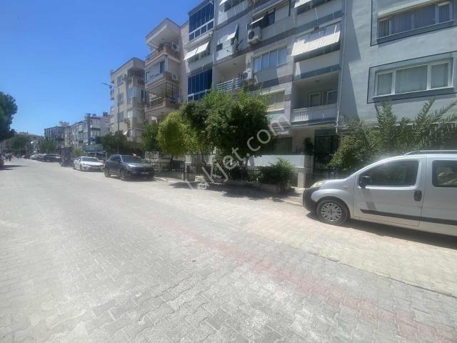 Karşiyaka, İzmir içerisinde satılık mülk