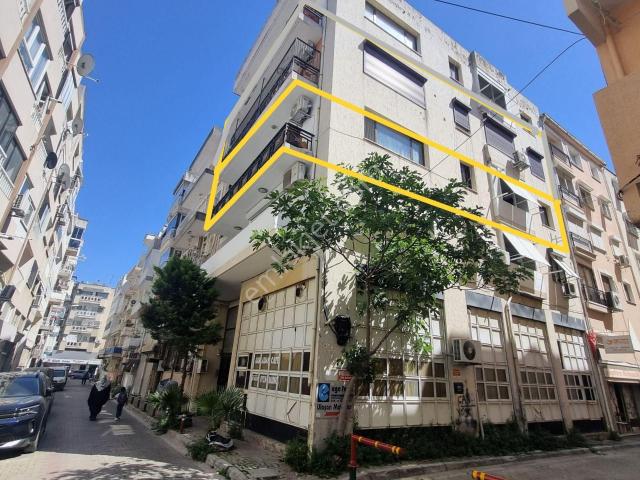 Karşiyaka, İzmir içerisinde satılık mülk
