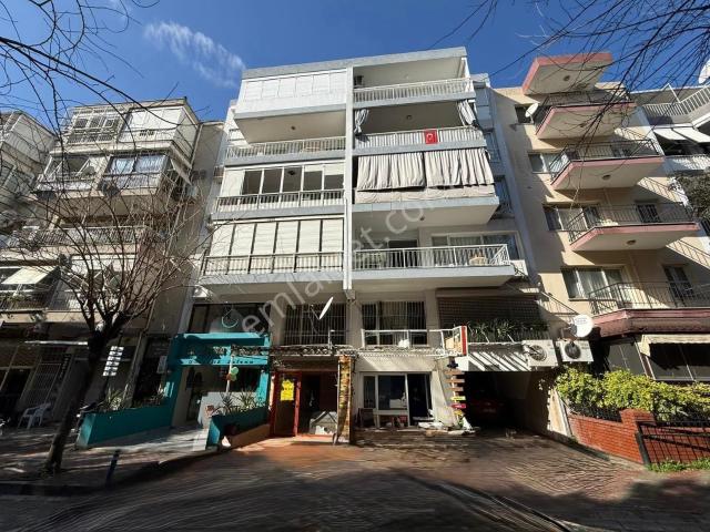 Karşiyaka, İzmir içerisinde satılık mülk