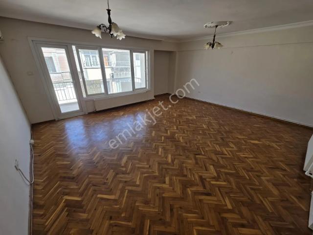 Karşiyaka, İzmir içerisinde kiralık mülk