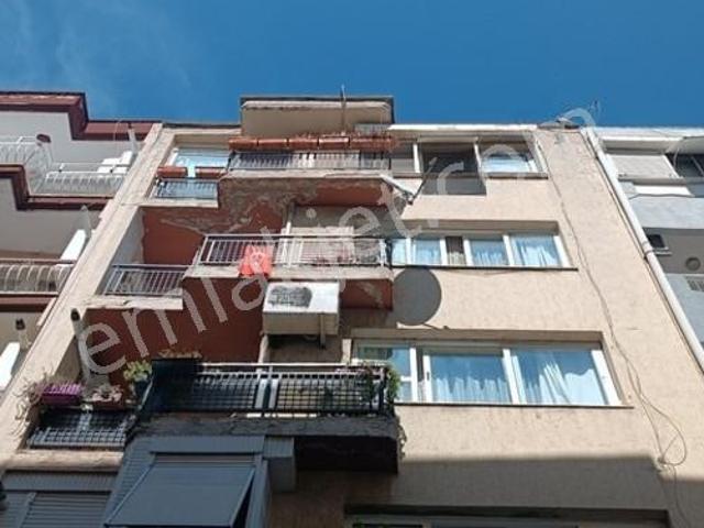 Bahariye Mahallesi, Karşıyaka içerisinde satılık mülk