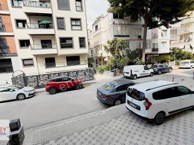 Karşiyaka, İzmir içerisinde kiralık mülk