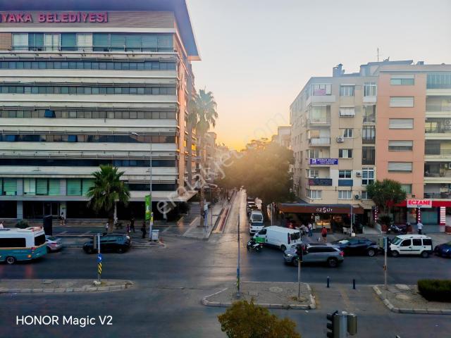 Bahriye Üçok Mahallesi, Karşıyaka içerisinde kiralık mülk