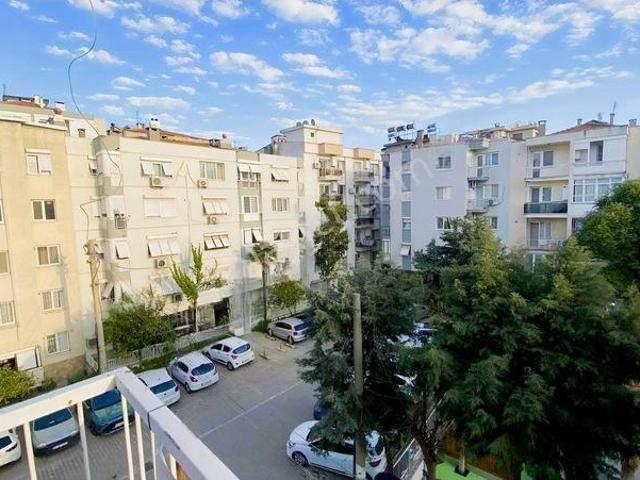 Bahriye Üçok Mahallesi, Karşıyaka içerisinde satılık mülk