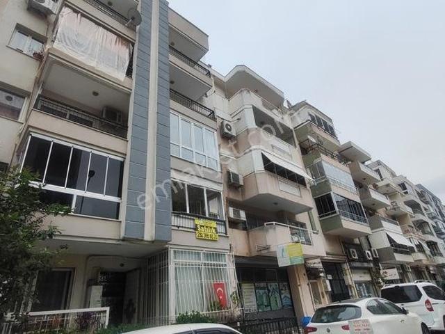 Karşiyaka, İzmir içerisinde satılık mülk