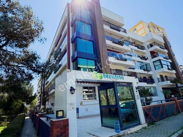Karşiyaka, İzmir içerisinde satılık mülk