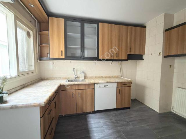 Karşiyaka, İzmir içerisinde kiralık mülk
