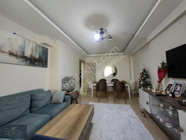 Cumhuriyet Mahallesi, Karşıyaka içerisinde satılık mülk