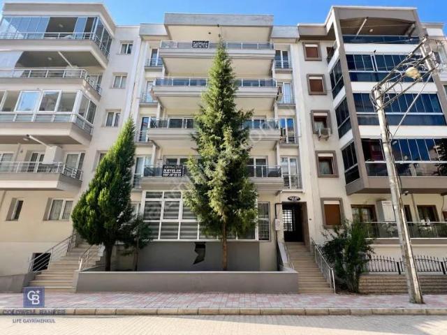 Dedebaşı Mahallesi, Karşıyaka içerisinde kiralık mülk