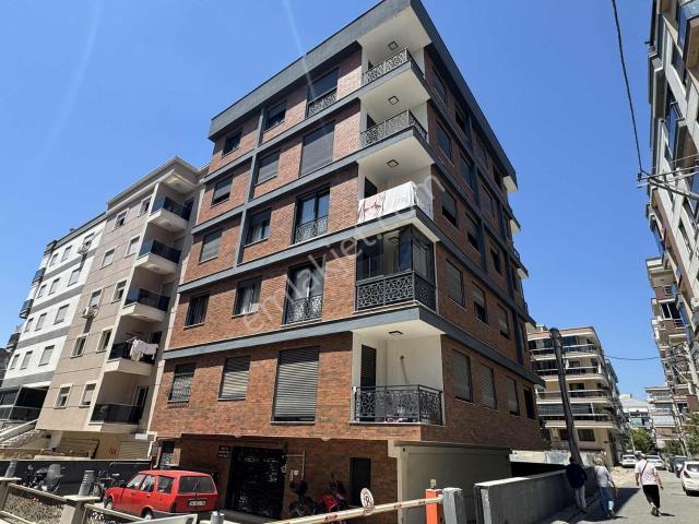 Karşiyaka, İzmir içerisinde satılık mülk