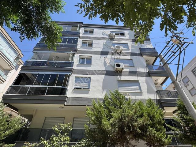 Dedebaşı Mahallesi, Karşıyaka içerisinde satılık mülk
