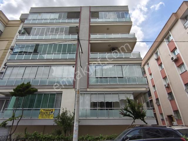 Karşiyaka, İzmir içerisinde satılık mülk