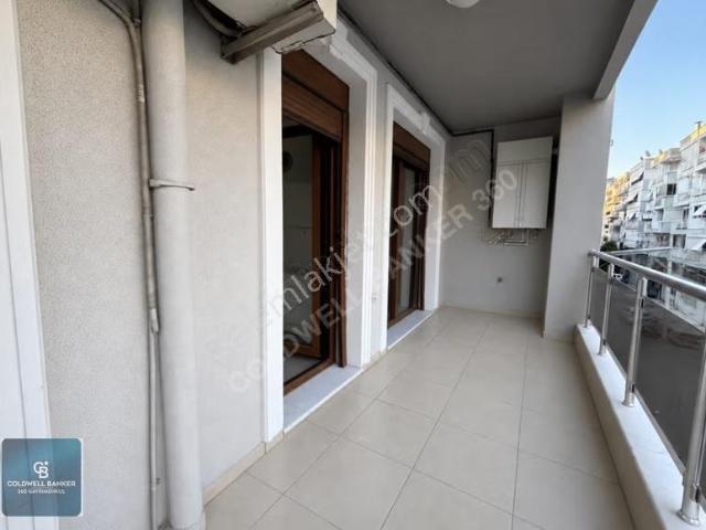 Karşiyaka, İzmir içerisinde kiralık mülk