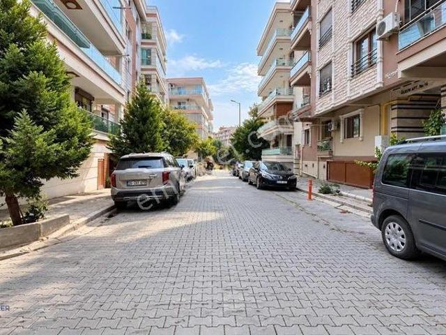Fikri Altay Mahallesi, Karşıyaka içerisinde kiralık mülk