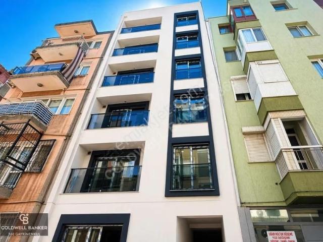 Karşiyaka, İzmir içerisinde satılık mülk