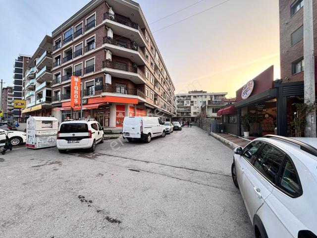 Karşiyaka, İzmir içerisinde satılık mülk