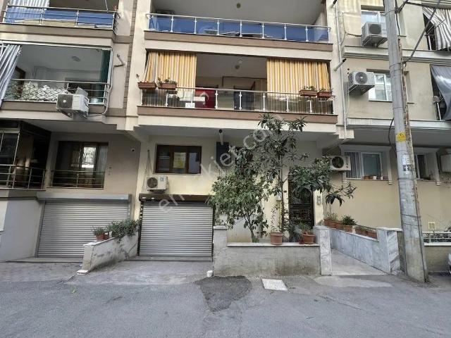 Şemikler Mahallesi, Karşıyaka içerisinde satılık mülk