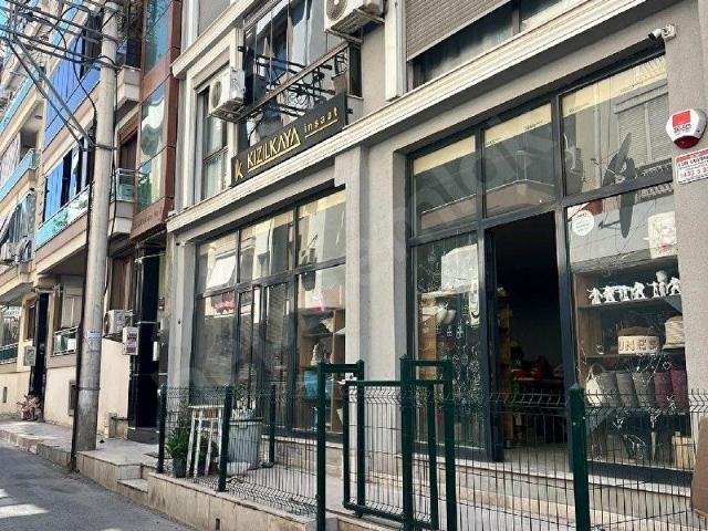 Karşiyaka, İzmir içerisinde satılık Dükkan