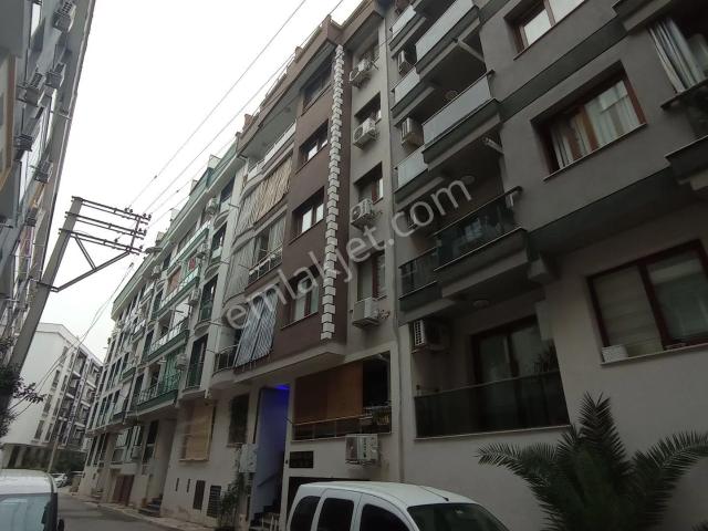Karşiyaka, İzmir içerisinde kiralık mülk