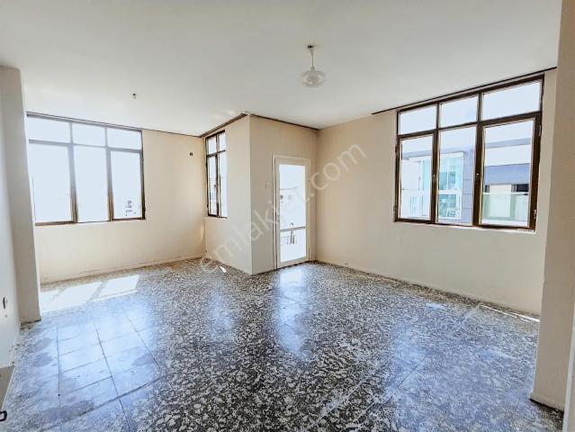 Karşiyaka, İzmir içerisinde kiralık mülk