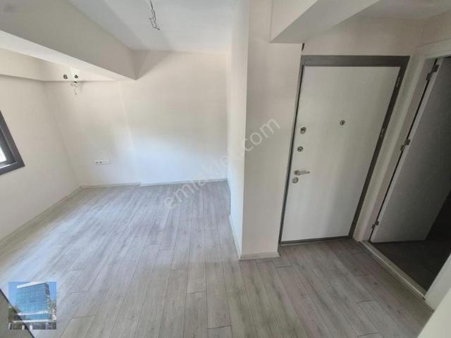Nergiz Mahallesi, Karşıyaka içerisinde satılık mülk
