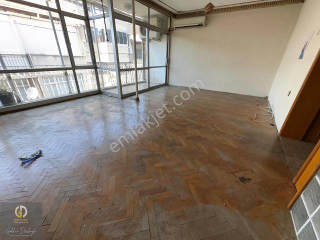 Karşiyaka, İzmir içerisinde kiralık mülk