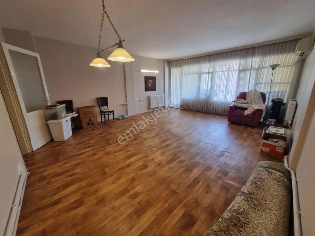 Karşiyaka, İzmir içerisinde satılık mülk