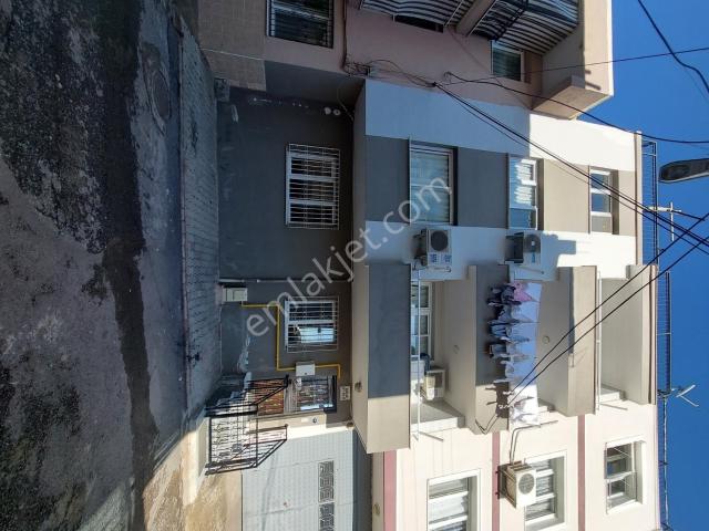 Bayrakli, İzmir içerisinde kiralık mülk