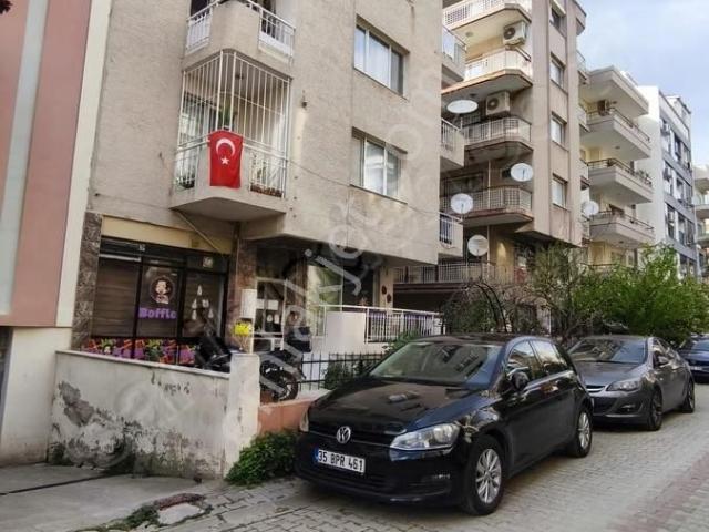 Karşiyaka, İzmir içerisinde satılık mülk