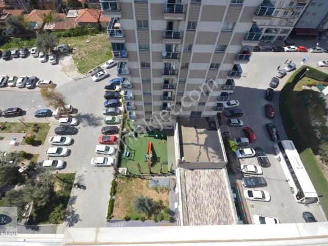 Karşiyaka, İzmir içerisinde satılık mülk
