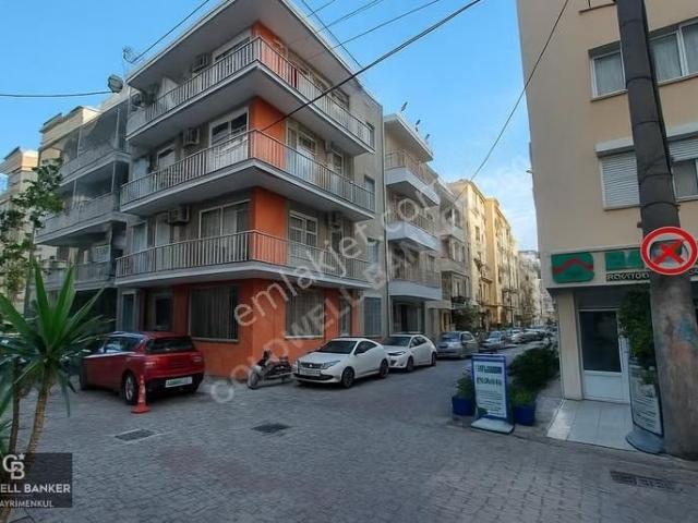 Karşiyaka, İzmir içerisinde satılık mülk