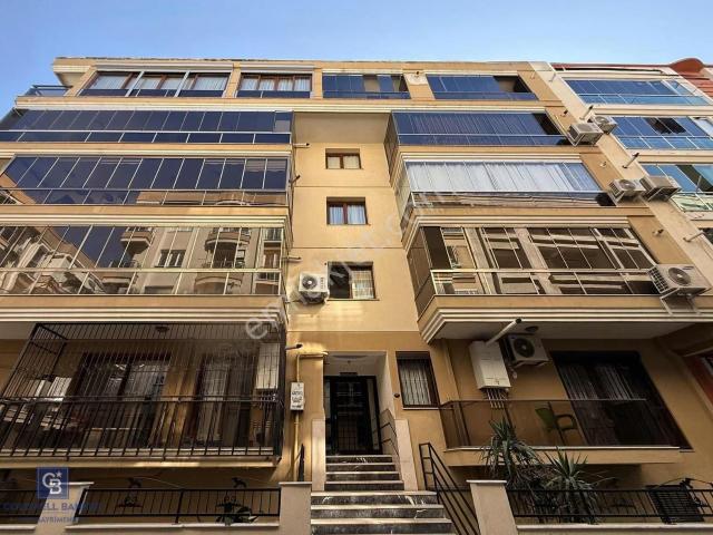 Karşiyaka, İzmir içerisinde satılık mülk
