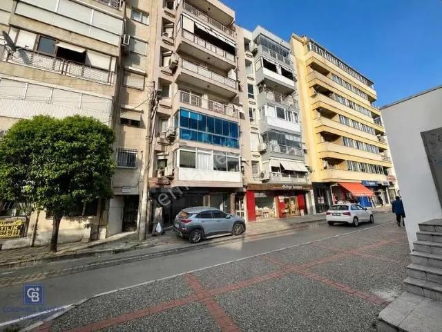 Nergiz Mahallesi, Karşıyaka içerisinde satılık mülk