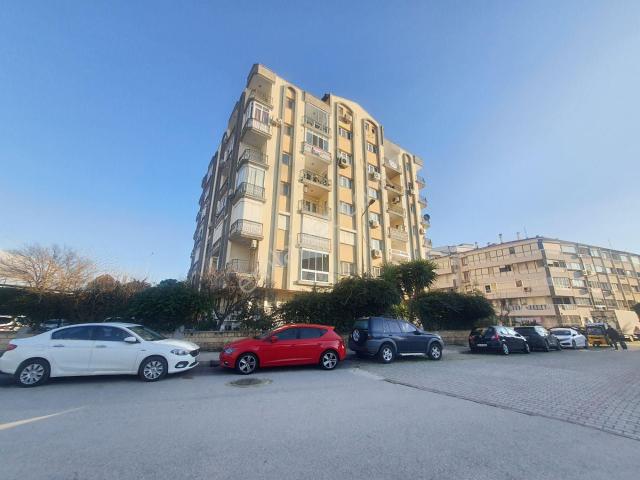 Karşiyaka, İzmir içerisinde satılık mülk