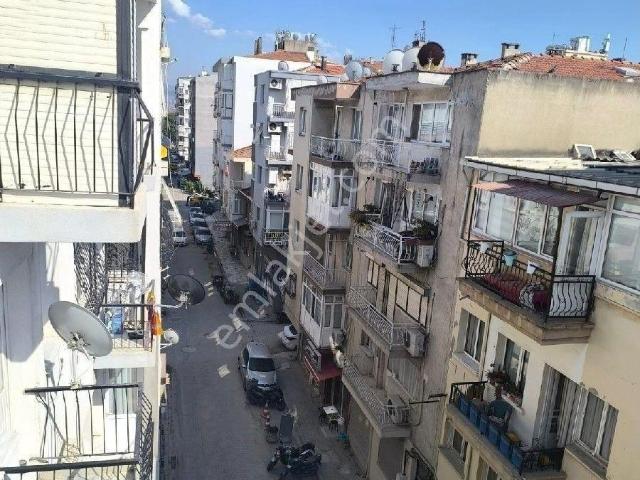 Karşiyaka, İzmir içerisinde satılık mülk