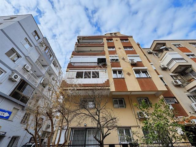 Tersane Mahallesi, Karşıyaka içerisinde satılık mülk