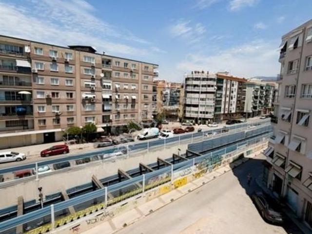 Karşıyaka Çarşı, Karşıyaka içerisinde satılık mülk
