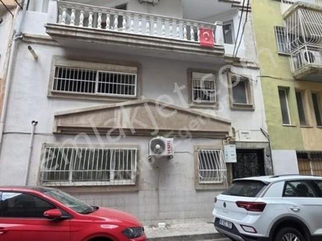 Karşiyaka, İzmir içerisinde satılık mülk