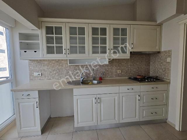 Alaybey Mahallesi, Karşıyaka içerisinde kiralık mülk